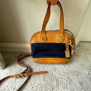 Vintage Dooney & Bourke crossbody bag.